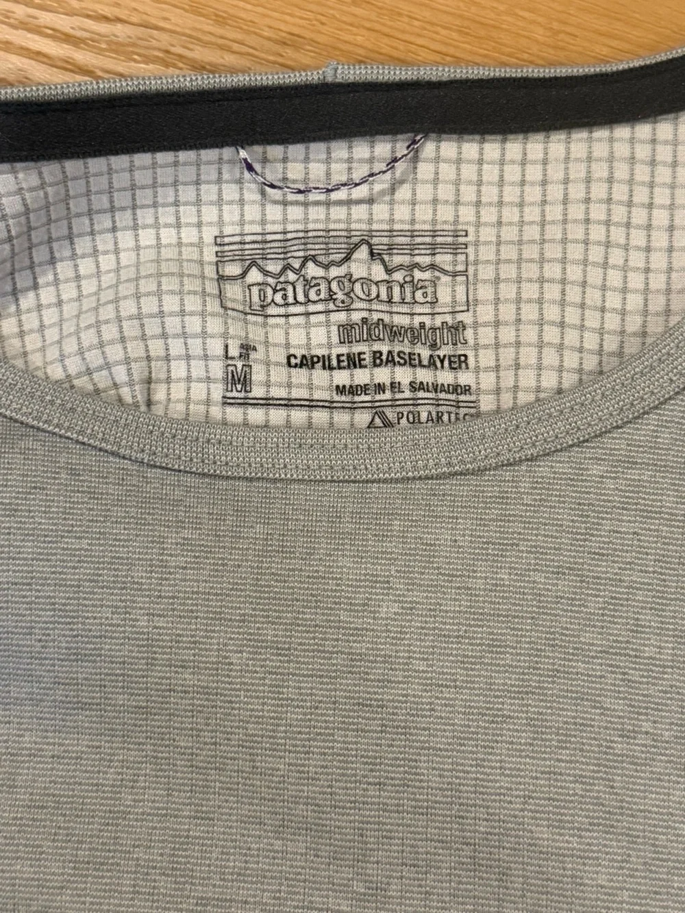 Patagonia‎ womens Capilene Midweight Crew base layer size medium light grey